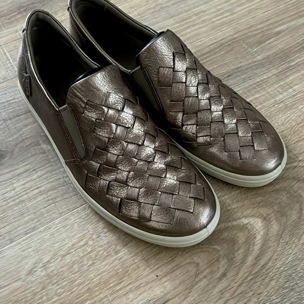 ECCO slip on sneakers  size 8 US